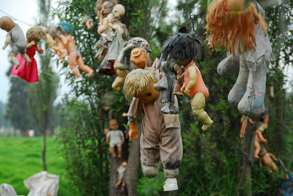 Страшный остров кукол в Мексике
